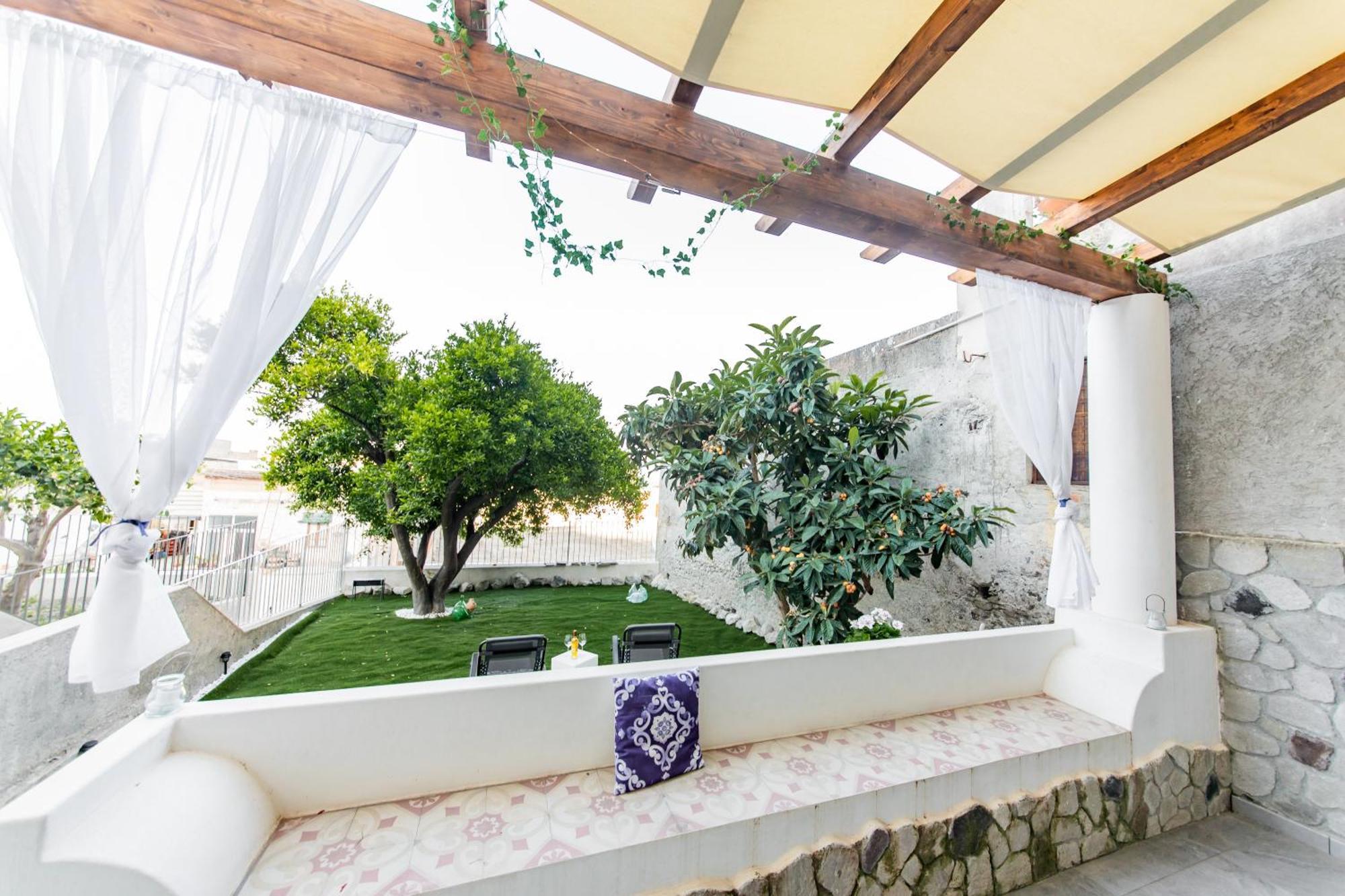 Appartement Ad Sidera à Canneto  Extérieur photo