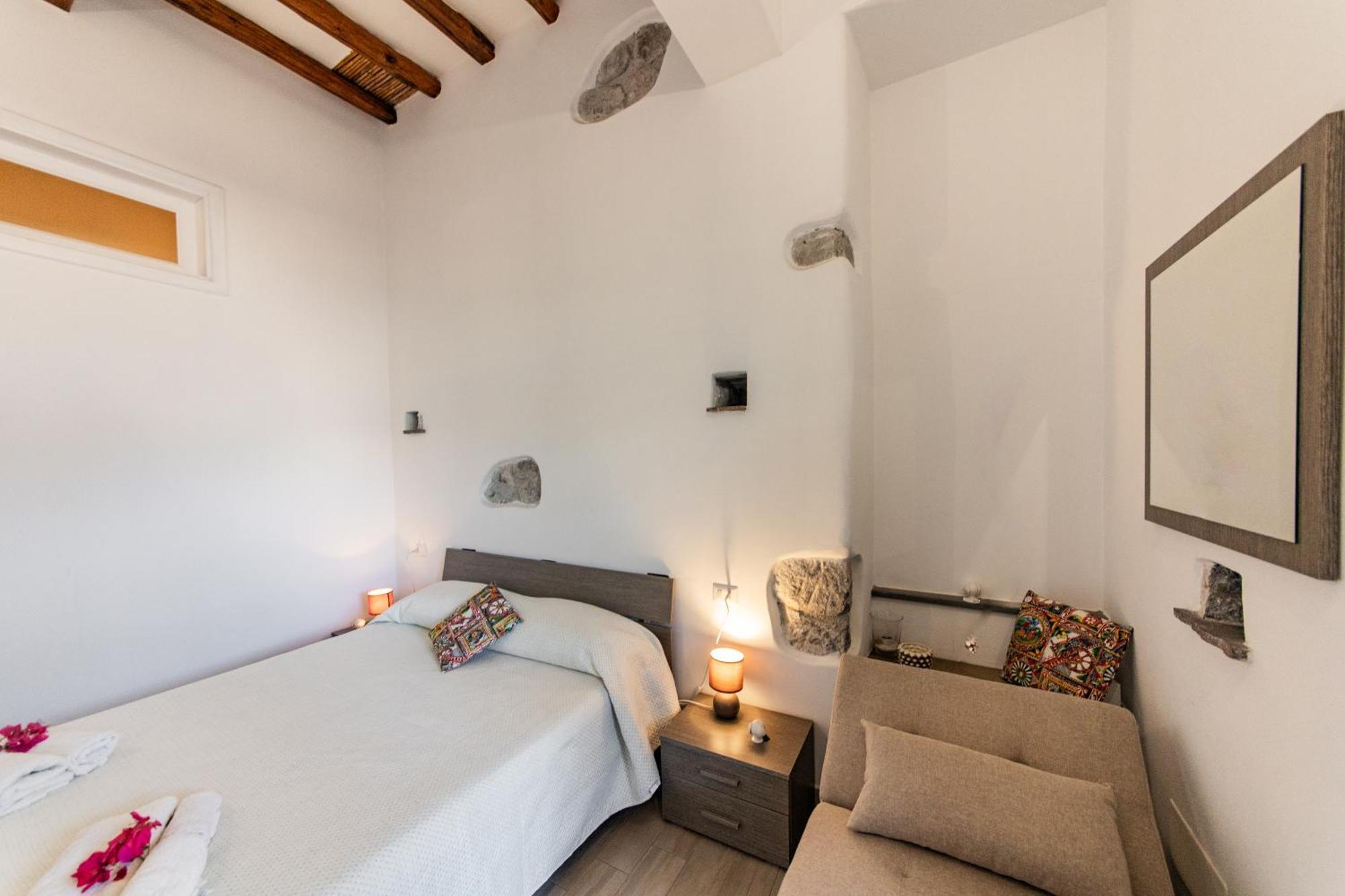 Appartement Ad Sidera à Canneto  Extérieur photo