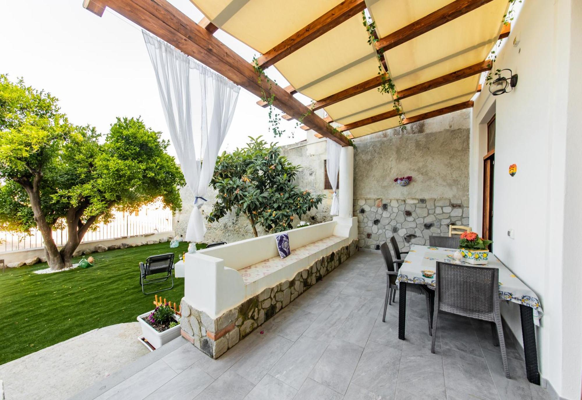 Appartement Ad Sidera à Canneto  Extérieur photo