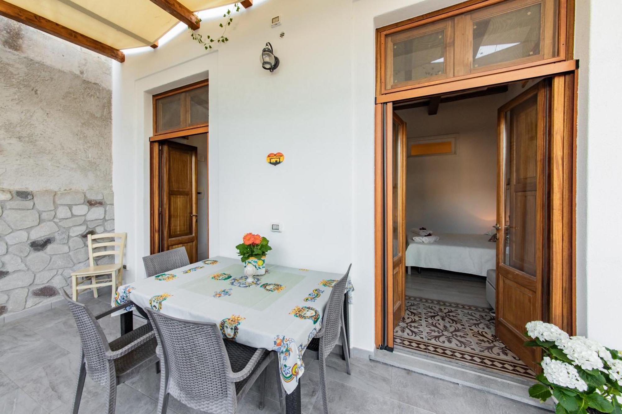Appartement Ad Sidera à Canneto  Extérieur photo
