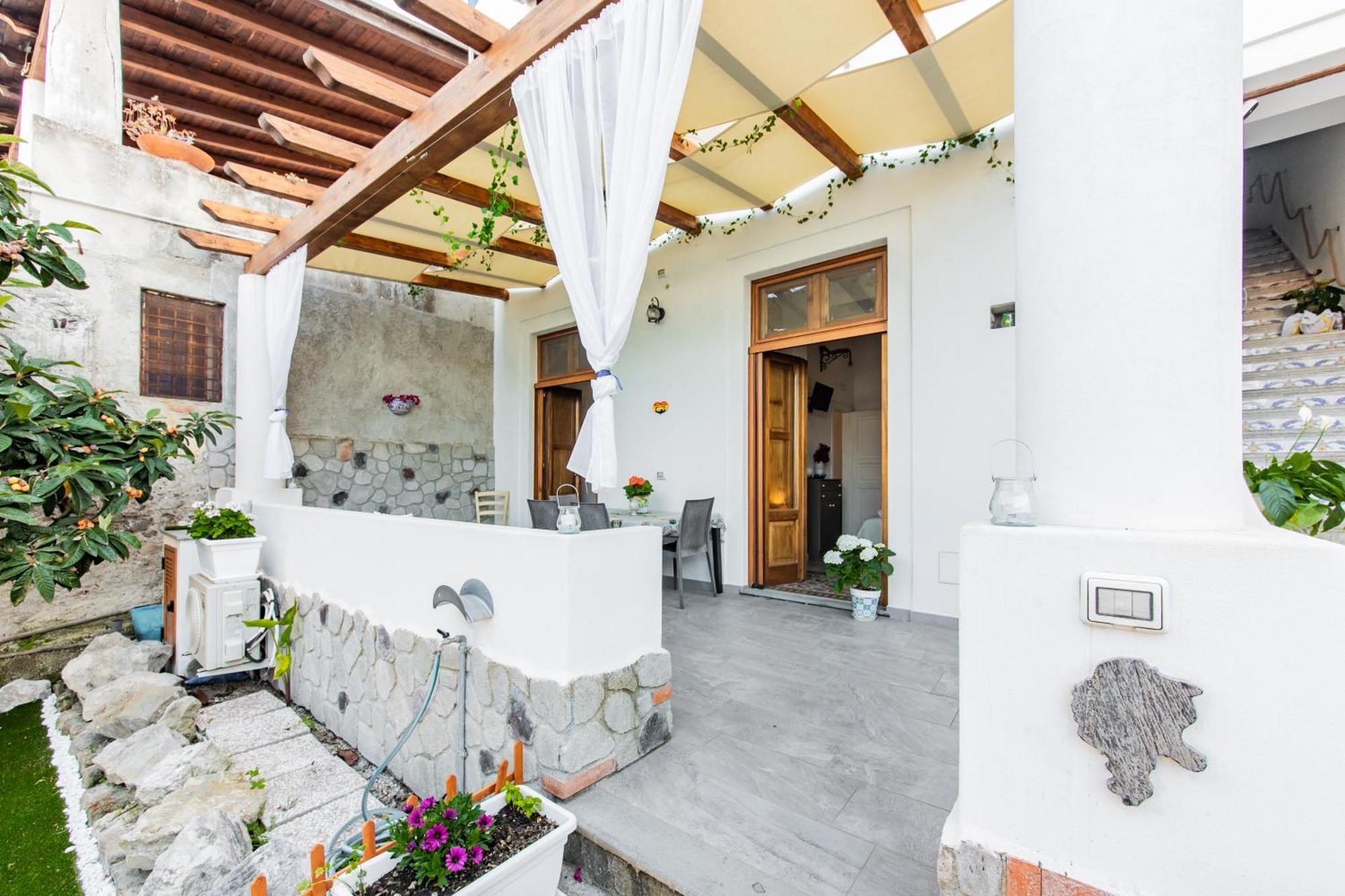 Appartement Ad Sidera à Canneto  Extérieur photo