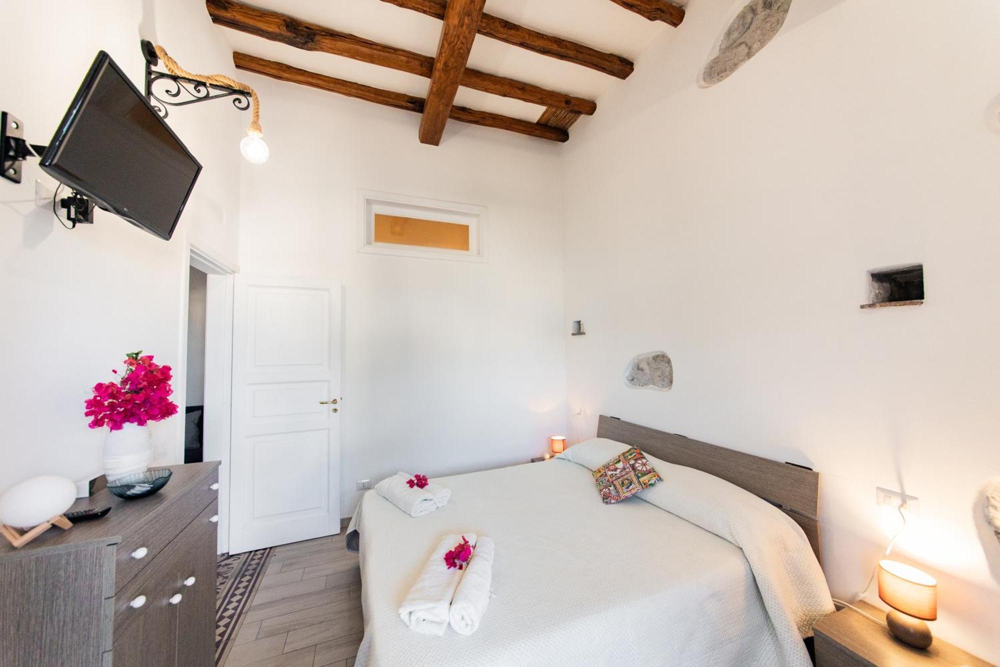 Appartement Ad Sidera à Canneto  Extérieur photo